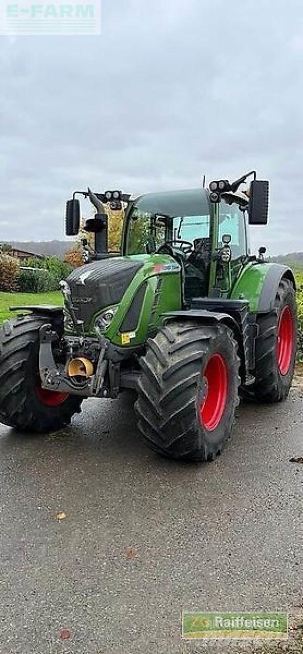 Fendt 724 vario Traktoriai