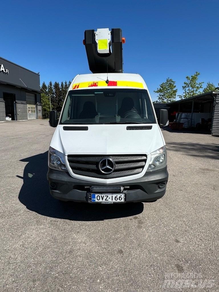 VERSALIFT VDT-170-F Ant vilkikų montuojamos kėlimo platformos