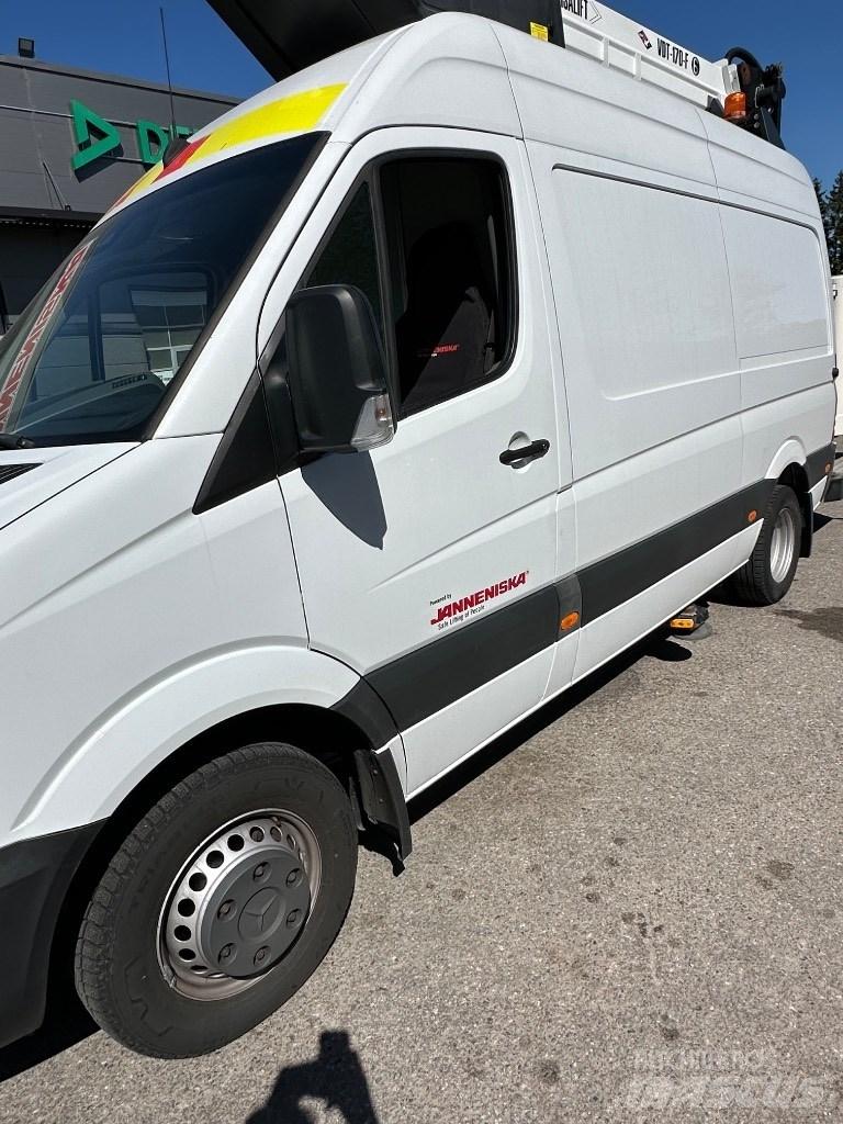 VERSALIFT VDT-170-F Ant vilkikų montuojamos kėlimo platformos