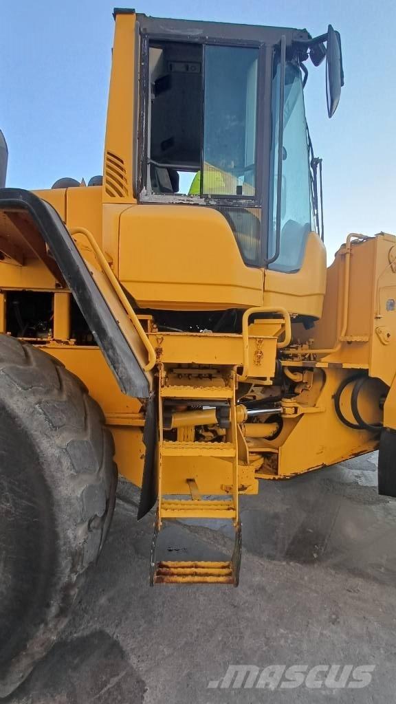 Volvo L 150 F Naudoti ratiniai krautuvai