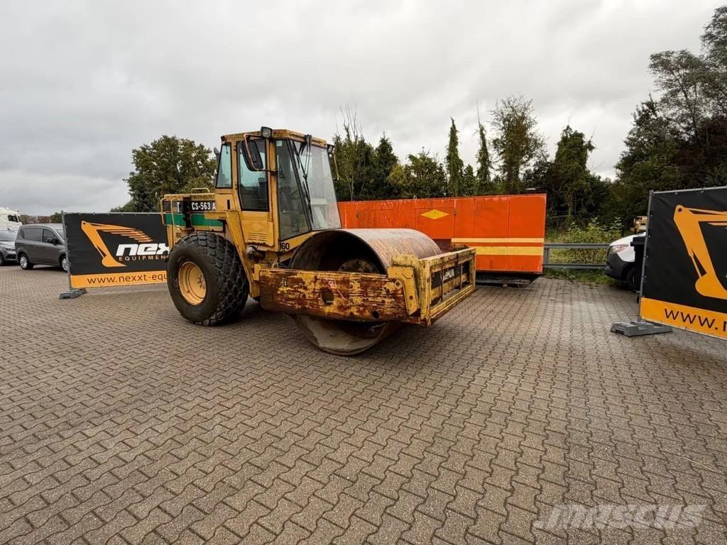 CAT CS-563 AW Kiti volai