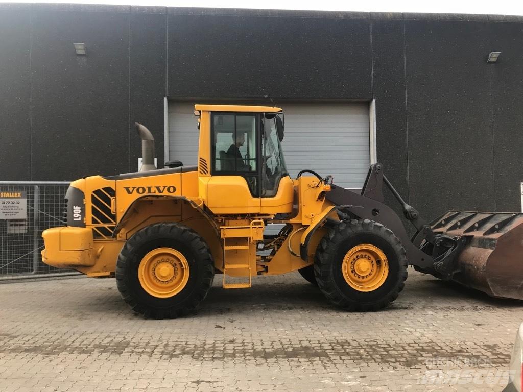 Volvo L90F Naudoti ratiniai krautuvai