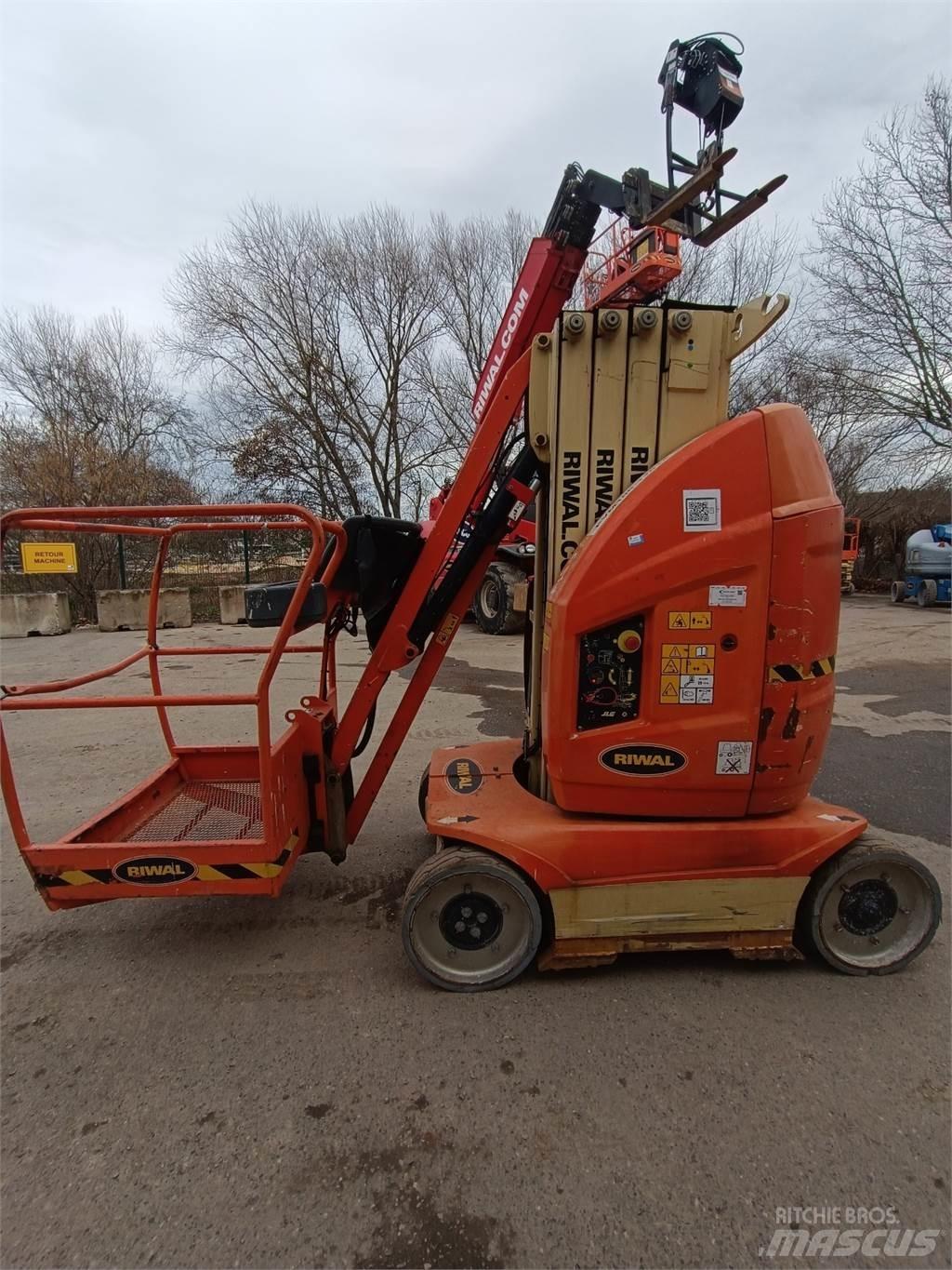 JLG T10E Kiti keltuvai ir platformos