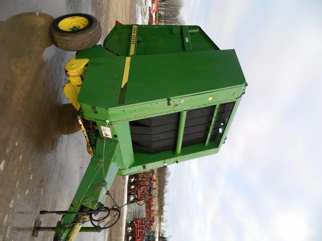 John Deere 550 Ritinių presai