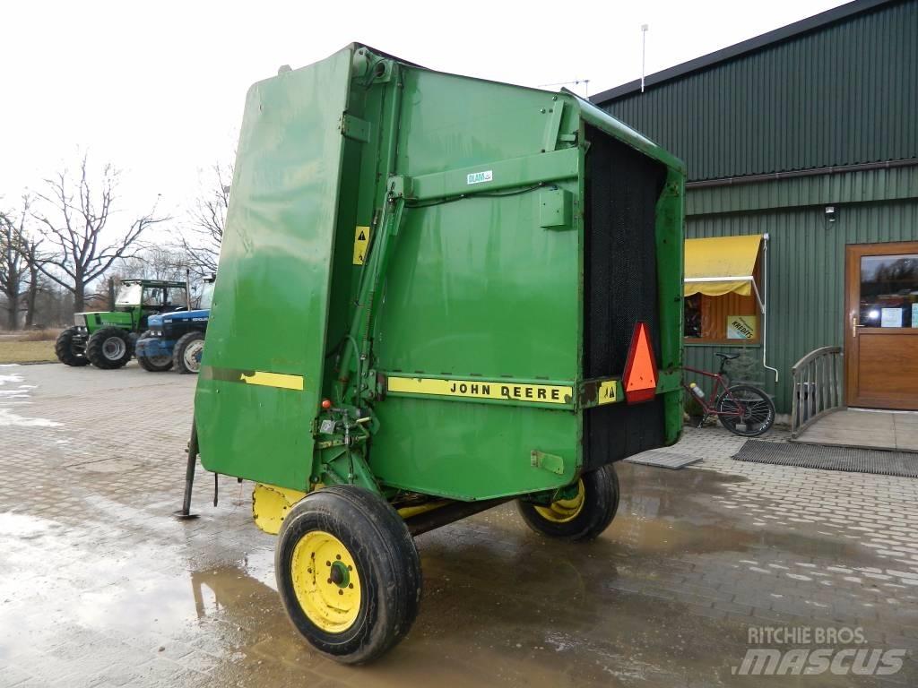 John Deere 550 Ritinių presai