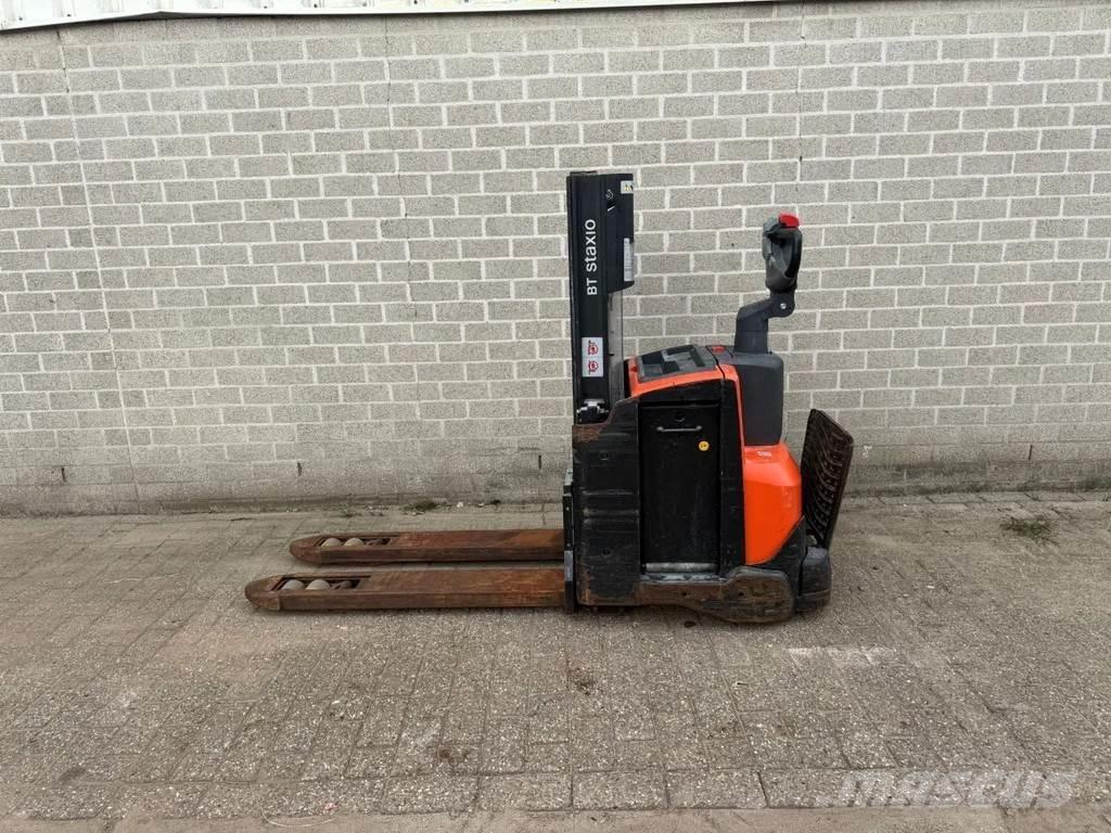 Toyota SWE200D Rankiniai vėžimėliai