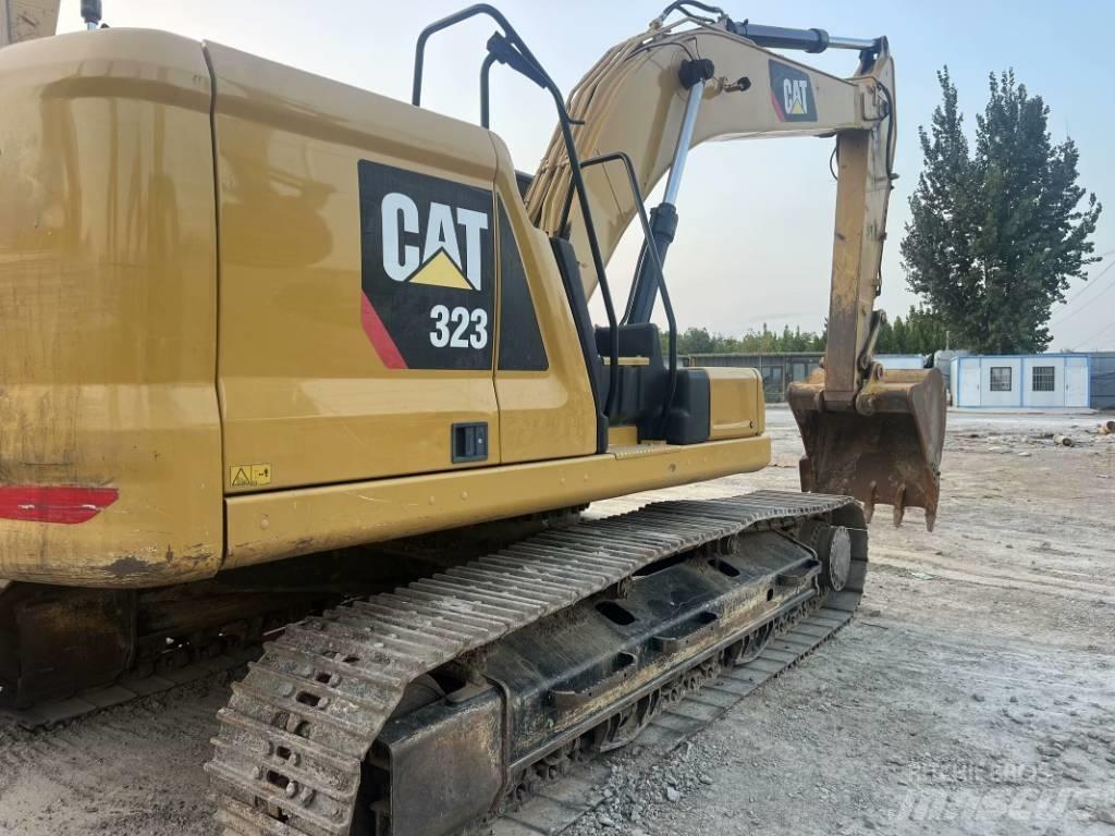 CAT 323 GC Vikšriniai ekskavatoriai