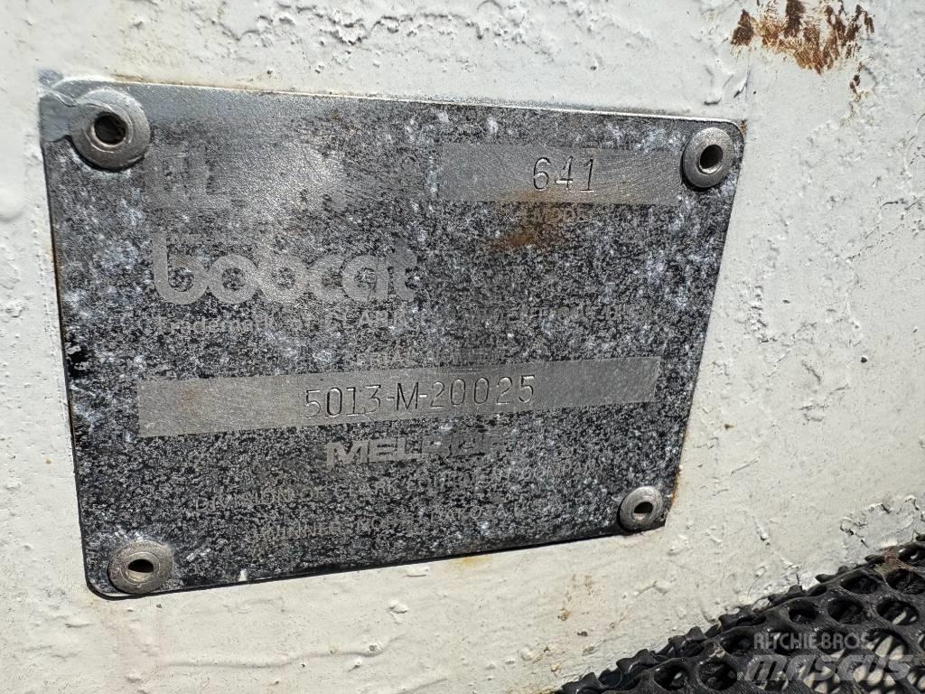 Bobcat 641 Krautuvai su šoniniu pasukimu