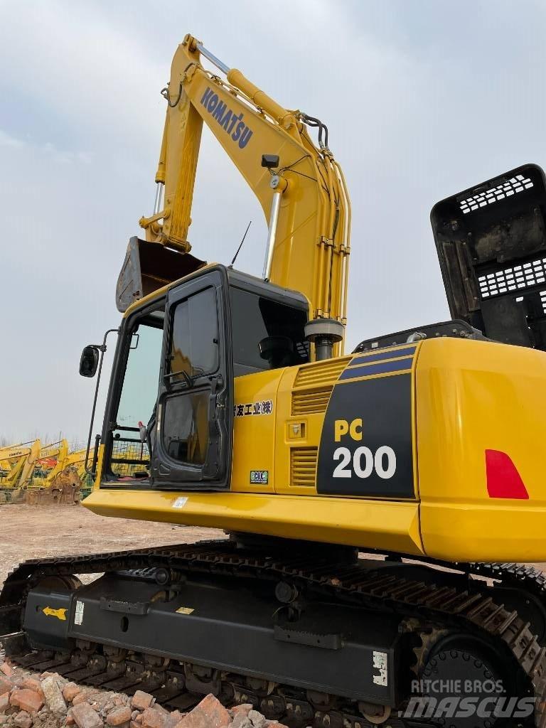 Komatsu 200-8 Vikšriniai ekskavatoriai