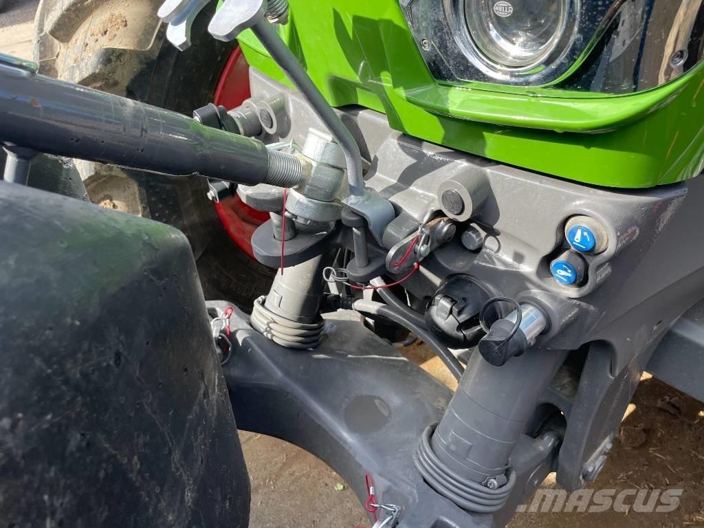 Fendt 828 Vario Traktoriai