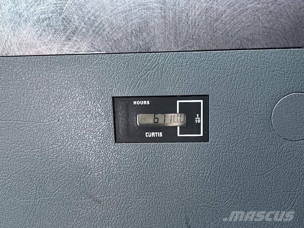 Hyundai HX140L Vikšriniai ekskavatoriai