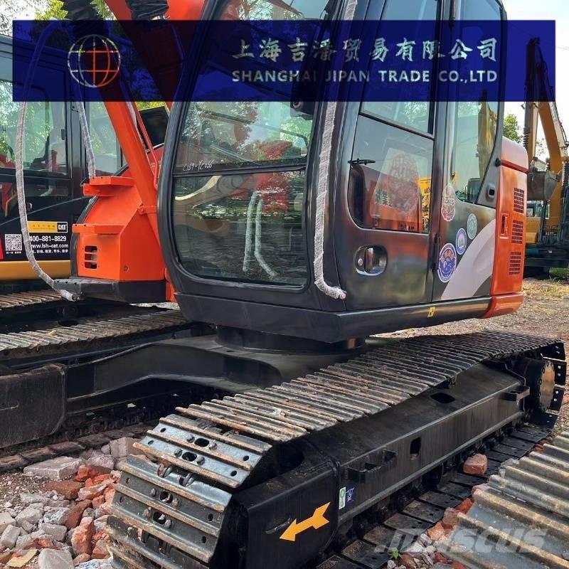 Hitachi ZX 135 Vidutinės galios ekskavatoriai 7-12 t