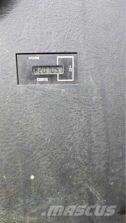 Hyundai Robex 300 LC Vikšriniai ekskavatoriai