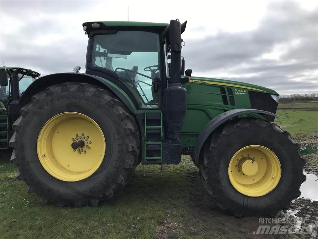John Deere 6250R Traktoriai