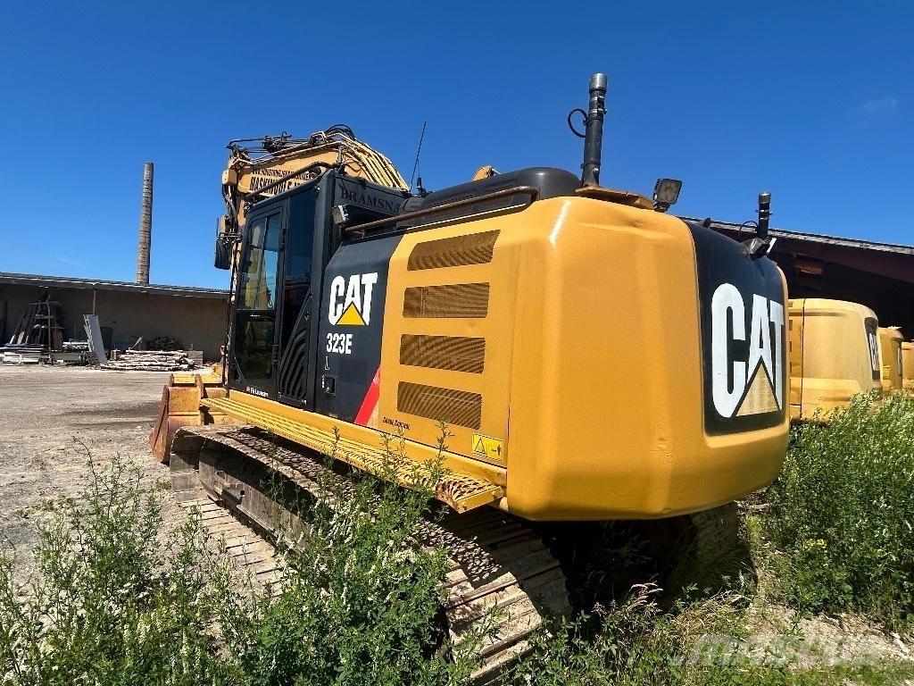 CAT 323 EL Vikšriniai ekskavatoriai