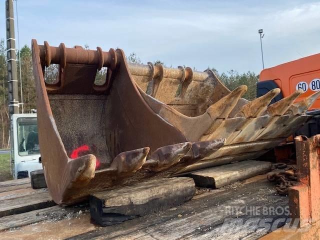 Komatsu PC 210 LC-8 Vikšriniai ekskavatoriai