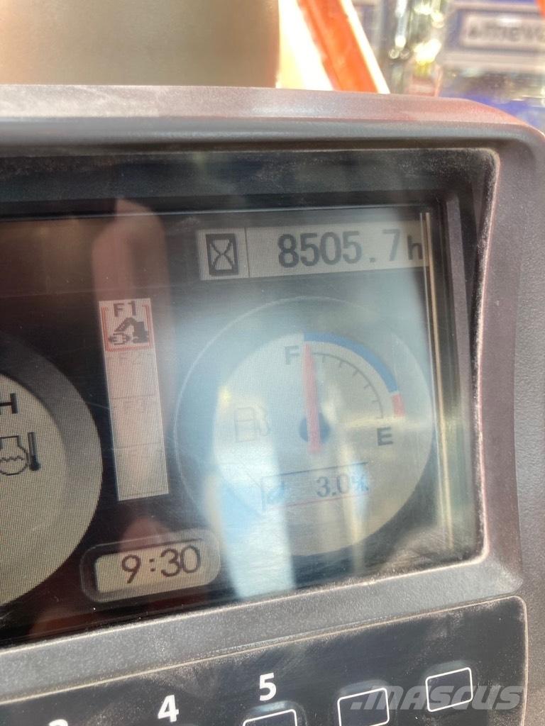 Hitachi ZX 240 Vikšriniai ekskavatoriai