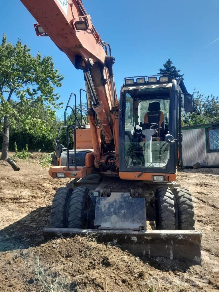 Doosan DX 160 W-3 Ratiniai ekskavatoriai
