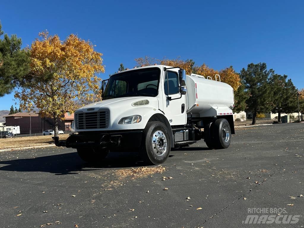 Freightliner M2 Vandens sunkvežimiai