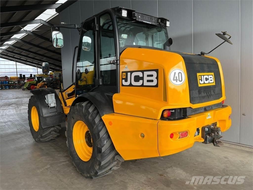 JCB TM 320 Agri Naudoti ratiniai krautuvai