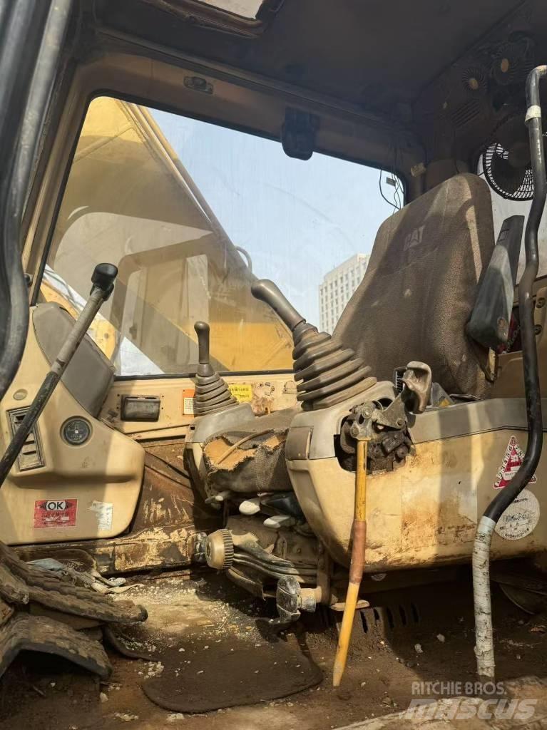 CAT 320 B L Vikšriniai ekskavatoriai