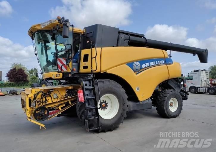 New Holland CR 9080 Derliaus nuėmimo kombainai