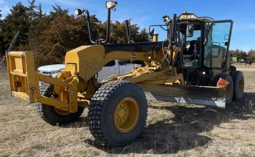 CAT 140M Greideriai