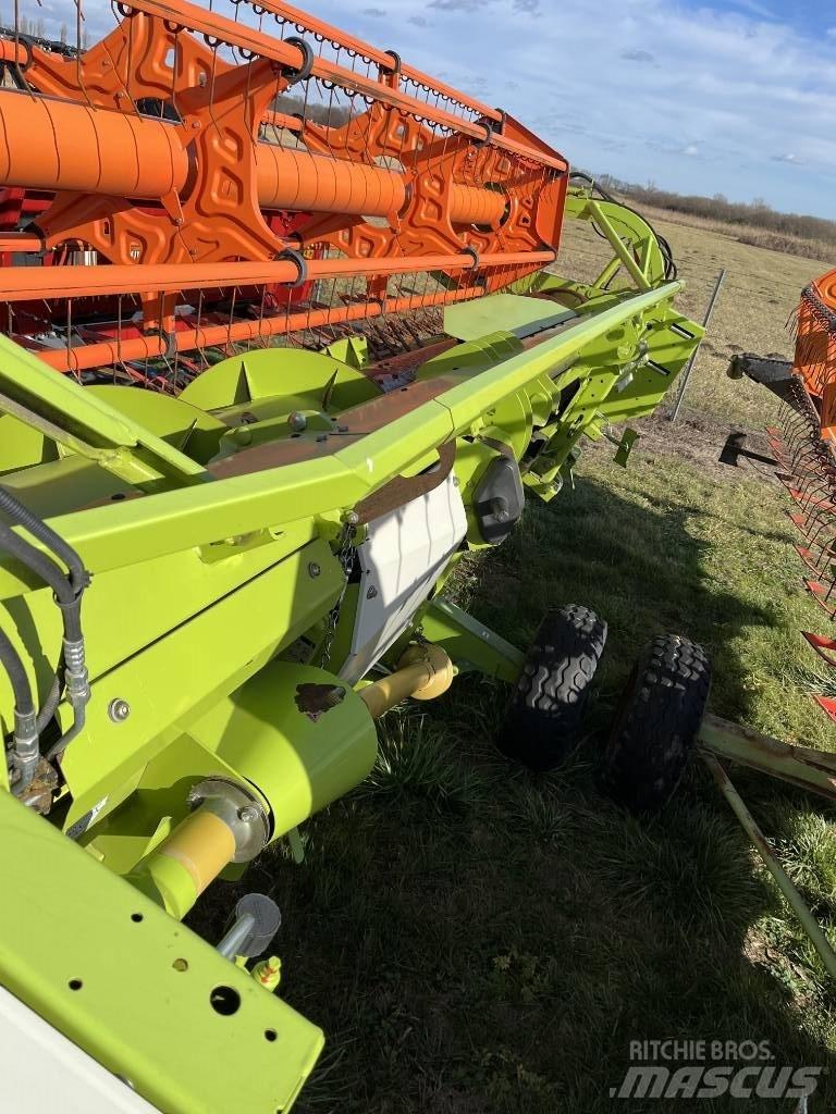 CLAAS Tucano 440 Derliaus nuėmimo kombainai