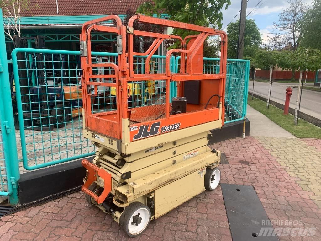JLG 1932E2     V-2782 Vertikalūs stiebiniai keltuvai