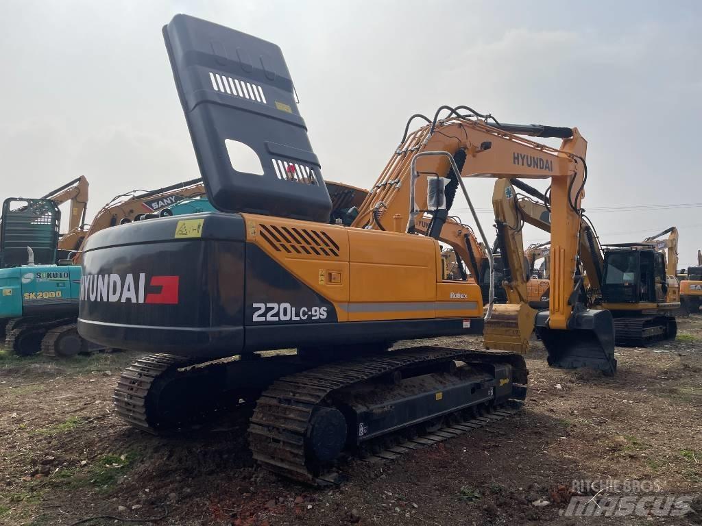 Hyundai 220-9S Vikšriniai ekskavatoriai