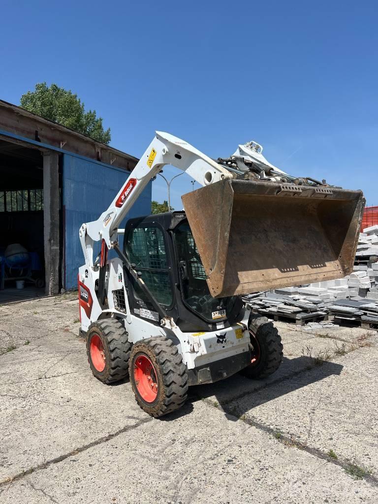 Bobcat S 590 Krautuvai su šoniniu pasukimu