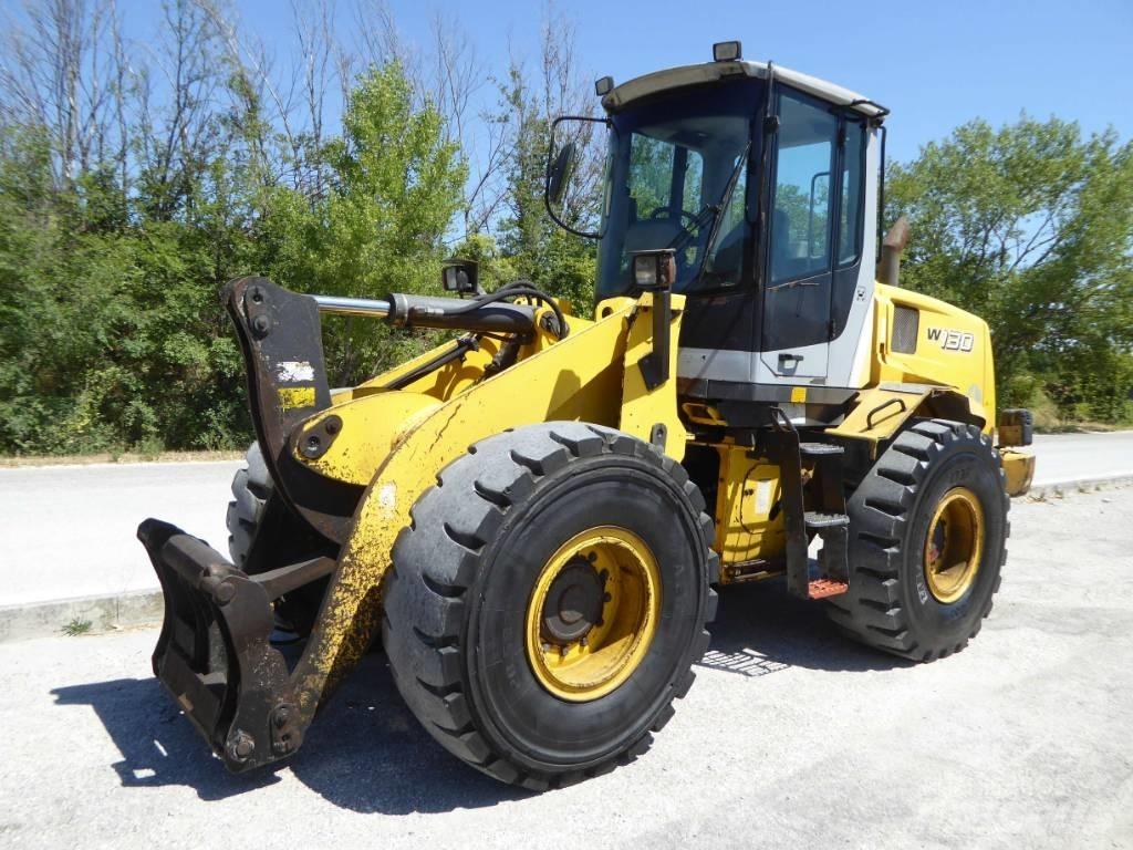 New Holland W130 Naudoti ratiniai krautuvai