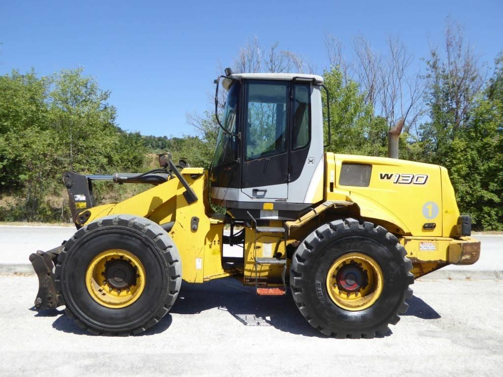 New Holland W130 Naudoti ratiniai krautuvai