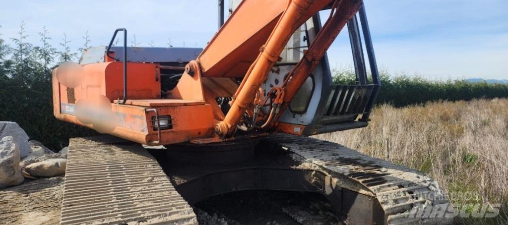Hitachi EX 200 LC Vikšriniai ekskavatoriai