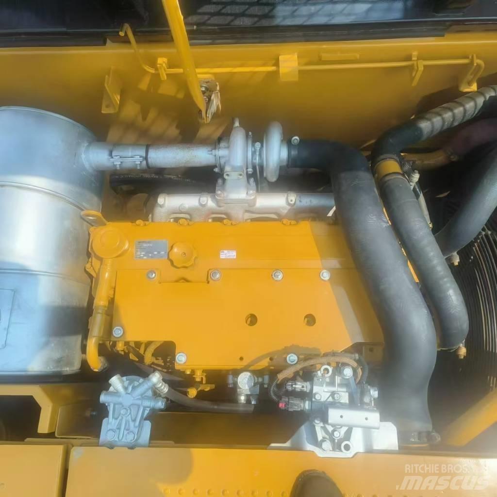 CAT 320D2 Vikšriniai ekskavatoriai