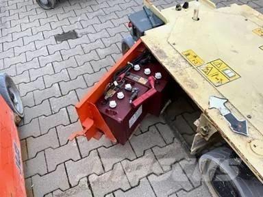 JLG 1230 ES Vertikalūs stiebiniai keltuvai