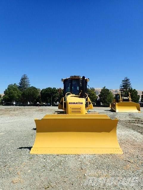 Komatsu D61EX-24 Vikšriniai buldozeriai