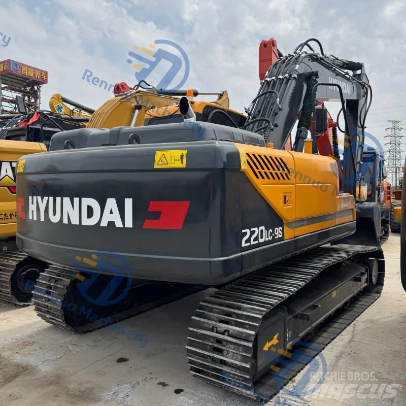 Hyundai R220-9S Vikšriniai ekskavatoriai