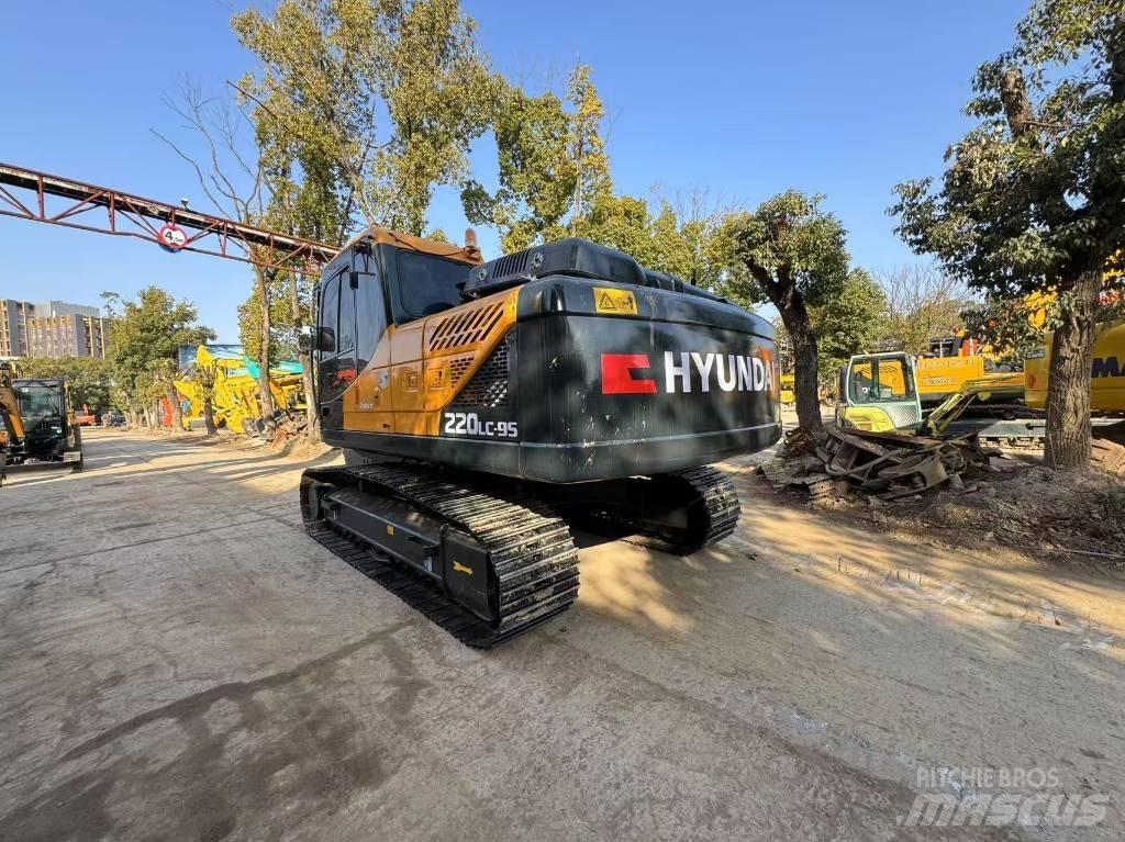 Hyundai 220LC-9S Vikšriniai ekskavatoriai
