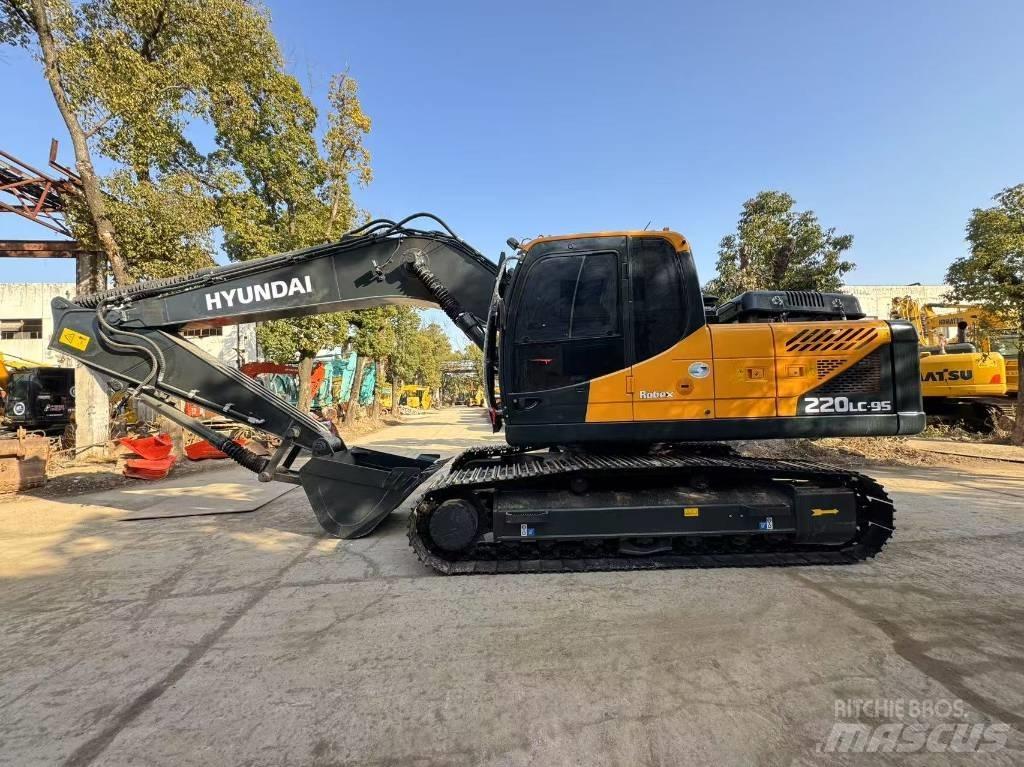 Hyundai 220LC-9S Vikšriniai ekskavatoriai
