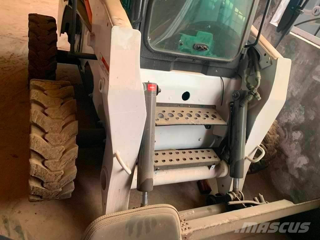 Bobcat S 300 Krautuvai su šoniniu pasukimu