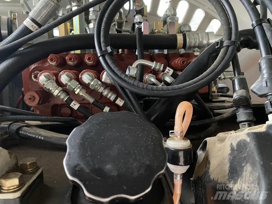 Takeuchi TB 295 Ratiniai ekskavatoriai