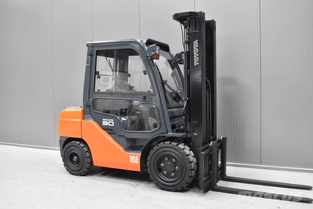 Toyota 06-8FD30F Dyzeliniai krautuvai