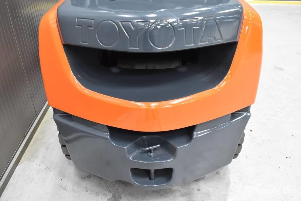 Toyota 06-8FD30F Dyzeliniai krautuvai