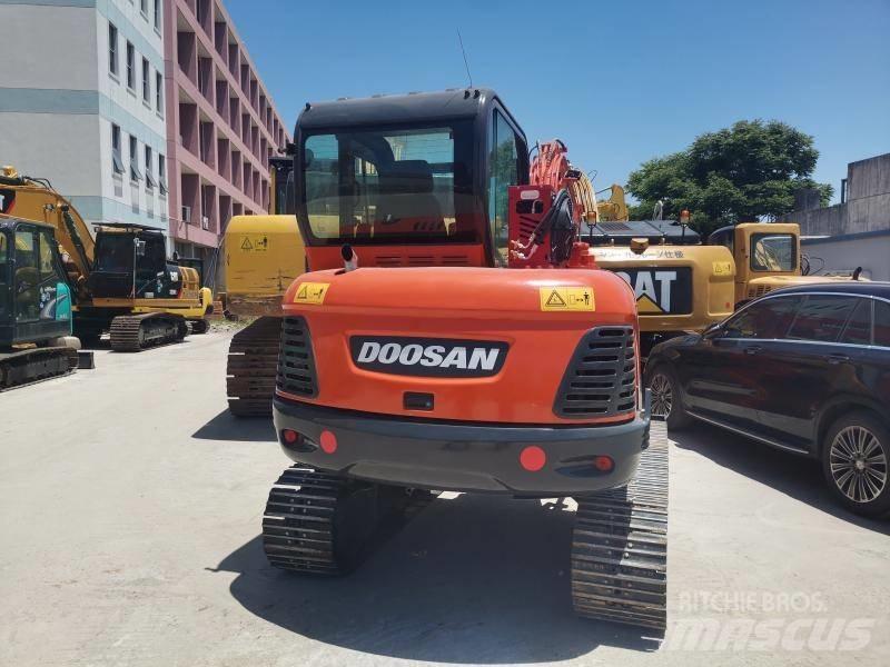 Doosan DX 60 Vikšriniai ekskavatoriai