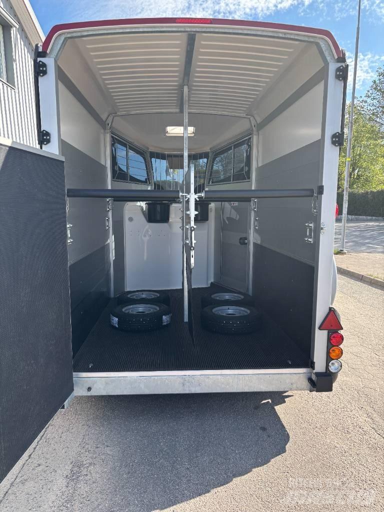 Ifor Williams HBX511 Gyvulių pervežimo priekabos