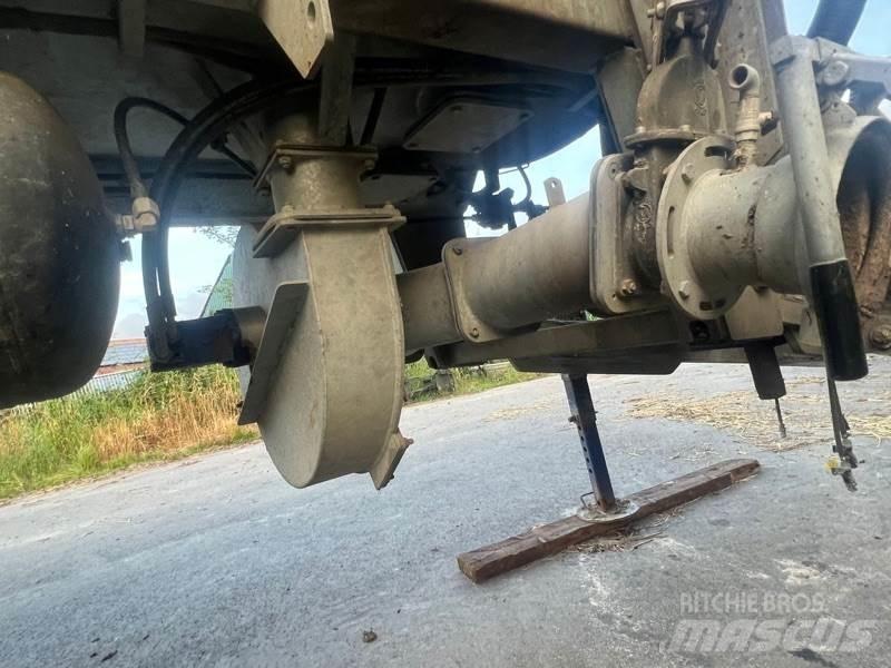 BSA VTW140L Mėšlo barstytuvai