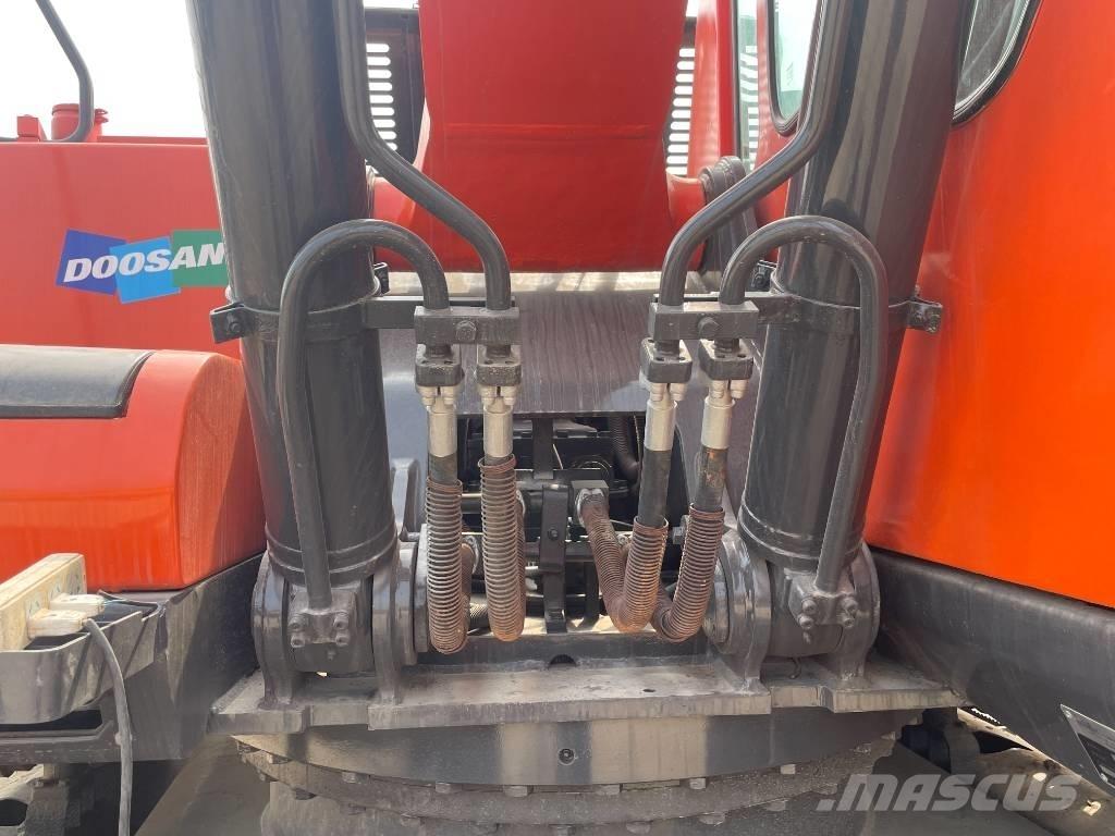 Doosan DX 300 Vikšriniai ekskavatoriai