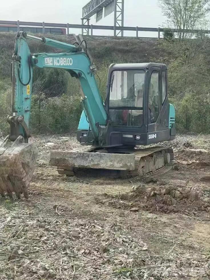 Kobelco SK60 Vikšriniai ekskavatoriai