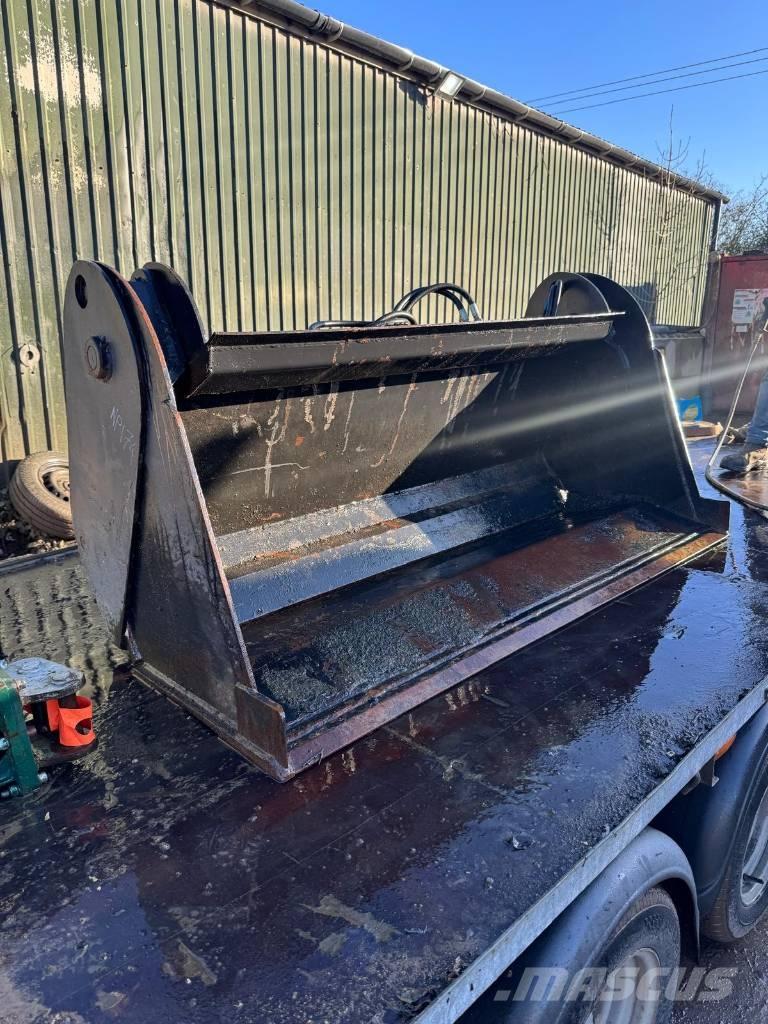 Manitou 4-in-1 Teleskopiniai krautuvai